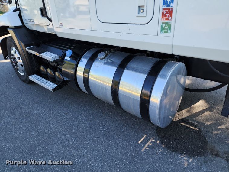 image for item KH9335 2012 Mack CXU613  semi truck