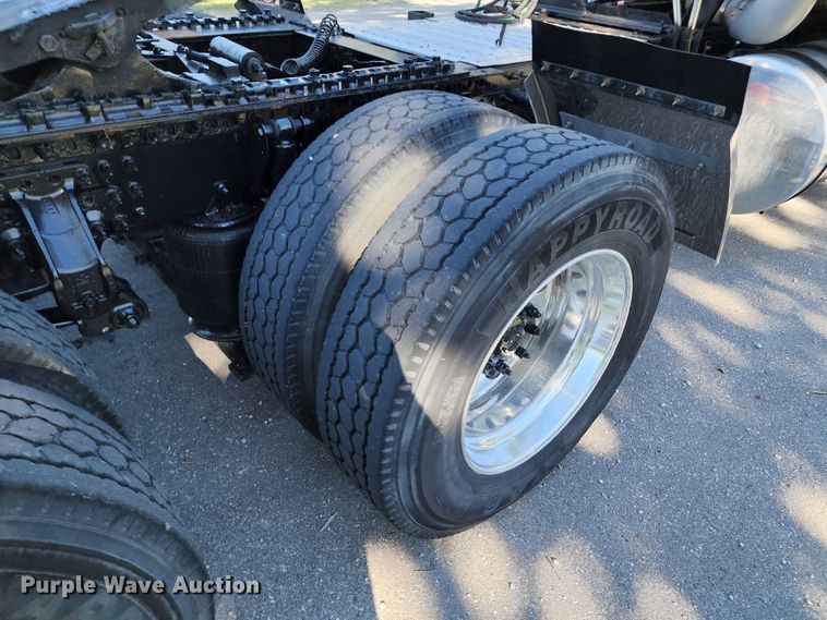 image for item KH9335 2012 Mack CXU613  semi truck