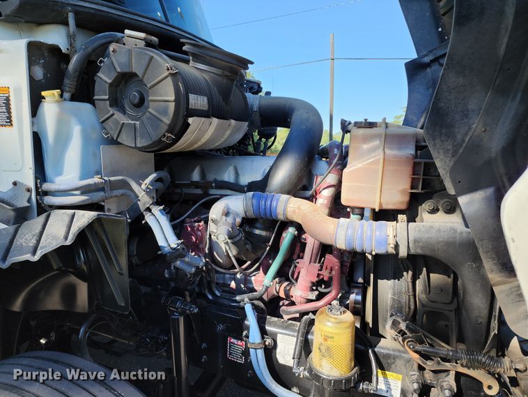 image for item KH9335 2012 Mack CXU613  semi truck