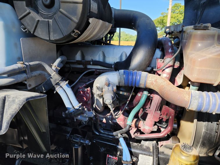 image for item KH9335 2012 Mack CXU613  semi truck