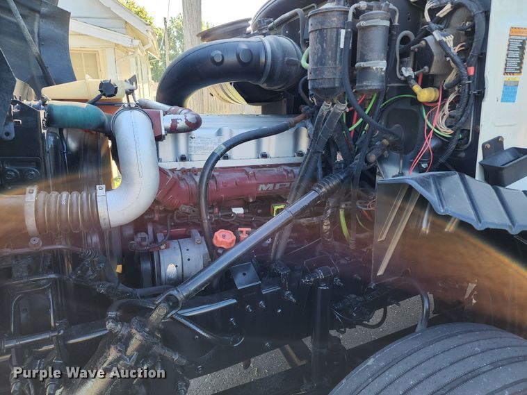 image for item KH9335 2012 Mack CXU613  semi truck