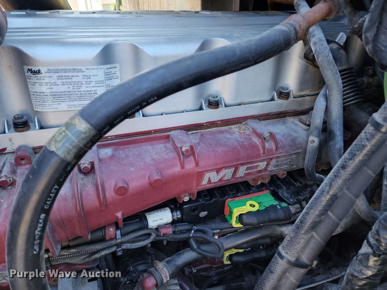 image for item KH9335 2012 Mack CXU613  semi truck