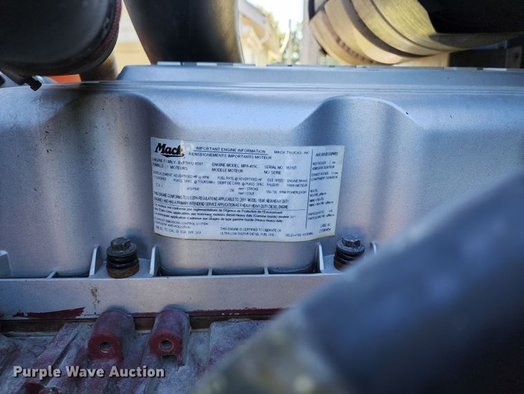 image for item KH9335 2012 Mack CXU613  semi truck