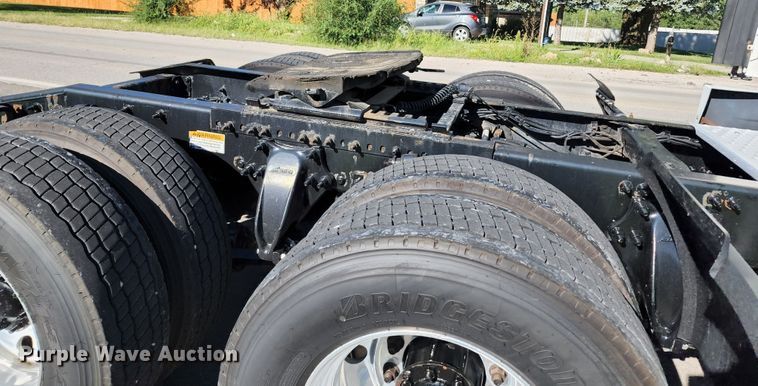 image for item KH9336 2014 Freightliner Cascadia  semi truck