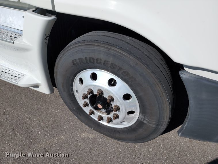 image for item KH9336 2014 Freightliner Cascadia  semi truck