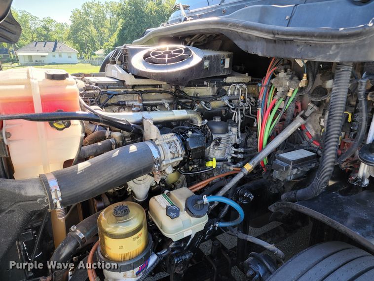 image for item KH9336 2014 Freightliner Cascadia  semi truck