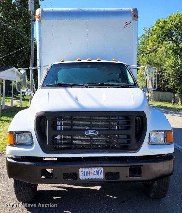 image for item KH9337 2002 Ford F650 Super Duty  box truck