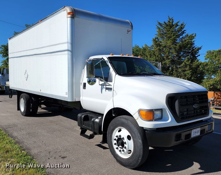 image for item KH9337 2002 Ford F650 Super Duty  box truck