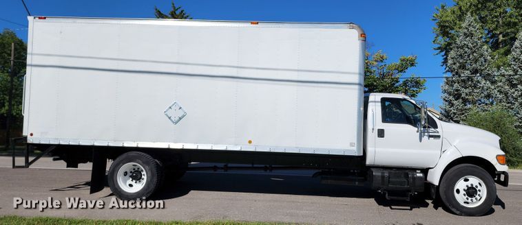 image for item KH9337 2002 Ford F650 Super Duty  box truck