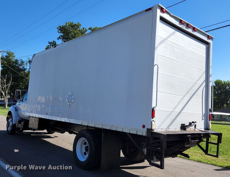 image for item KH9337 2002 Ford F650 Super Duty  box truck