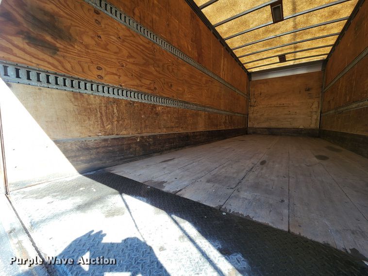 image for item KH9337 2002 Ford F650 Super Duty  box truck