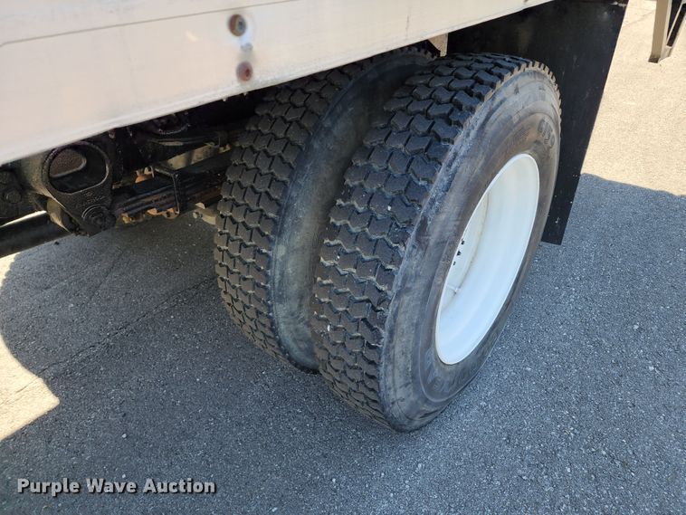 image for item KH9337 2002 Ford F650 Super Duty  box truck