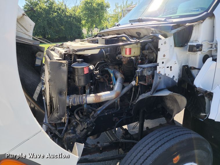 image for item KH9337 2002 Ford F650 Super Duty  box truck