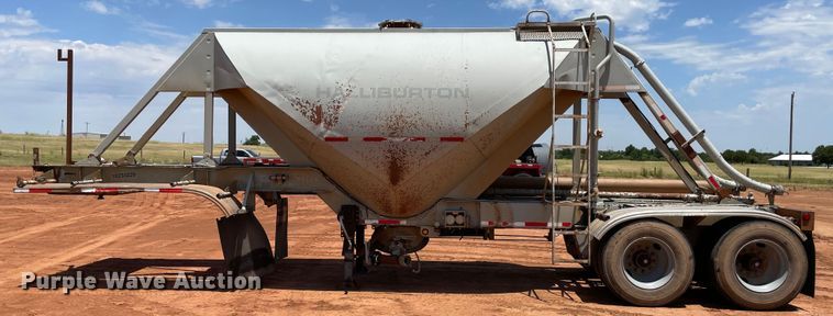 image for item KJ9761 1981 Fruehauf  pneumatic dry bulk trailer