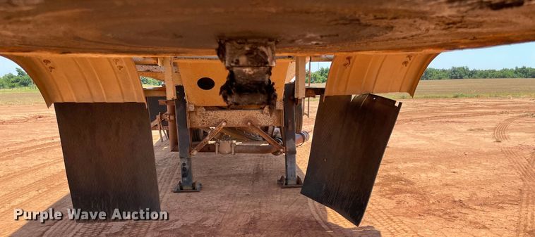 image for item KJ9761 1981 Fruehauf  pneumatic dry bulk trailer