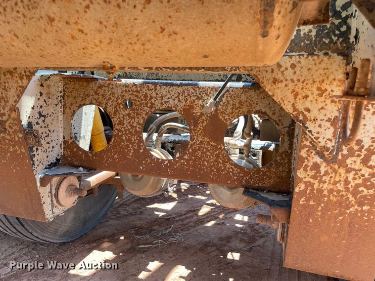 image for item KJ9761 1981 Fruehauf  pneumatic dry bulk trailer