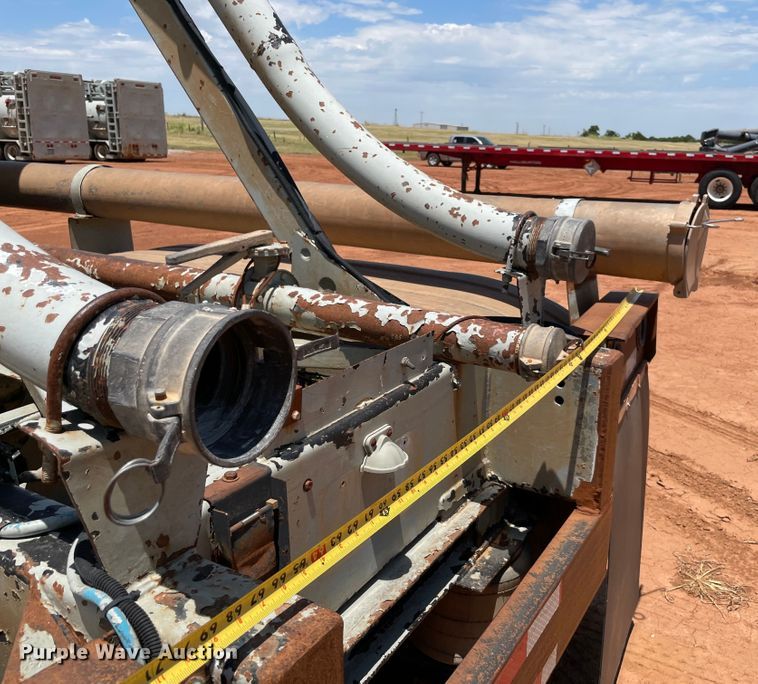 image for item KJ9761 1981 Fruehauf  pneumatic dry bulk trailer