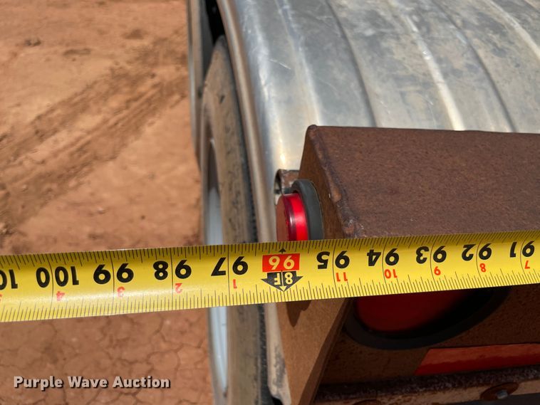 image for item KJ9761 1981 Fruehauf  pneumatic dry bulk trailer