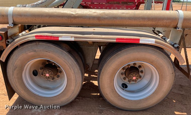 image for item KJ9761 1981 Fruehauf  pneumatic dry bulk trailer