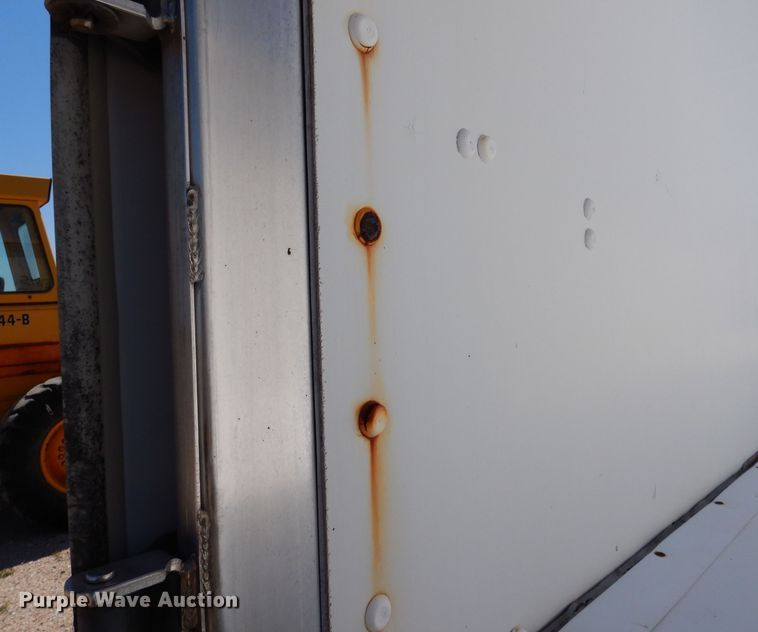 image for item LB9818 2002 Wilkens 0K2PA26ZCFSX  walking floor trailer