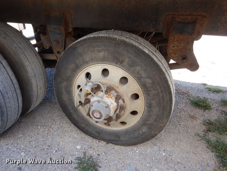 image for item LB9818 2002 Wilkens 0K2PA26ZCFSX  walking floor trailer