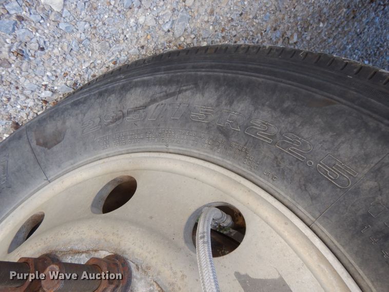 image for item LB9818 2002 Wilkens 0K2PA26ZCFSX  walking floor trailer