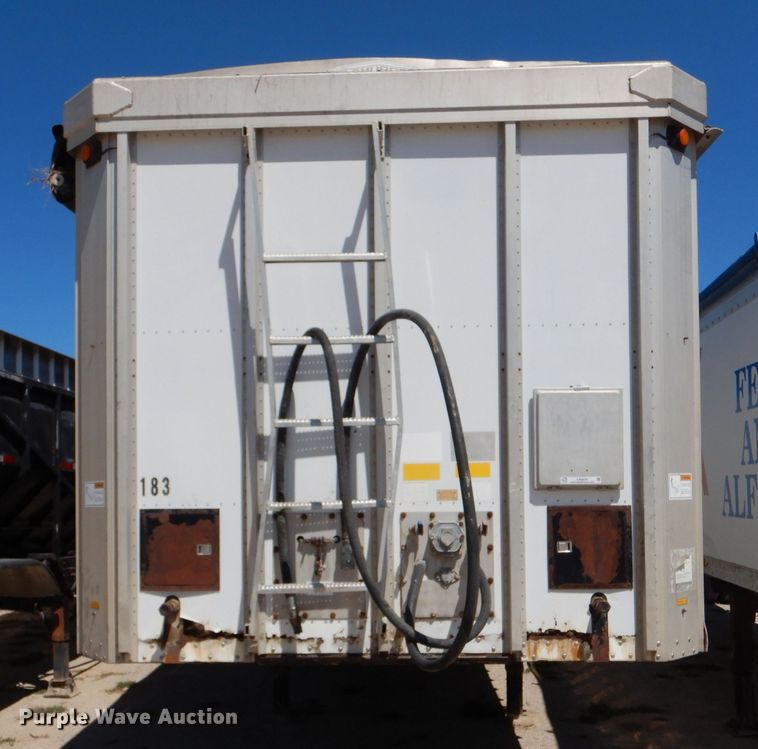 image for item LB9819 2005 Trail King  live bottom trailer