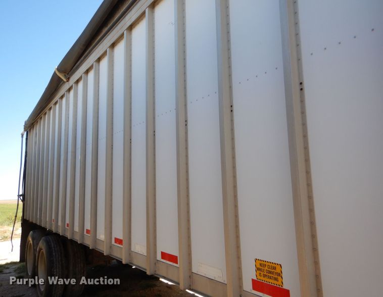 image for item LB9819 2005 Trail King  live bottom trailer