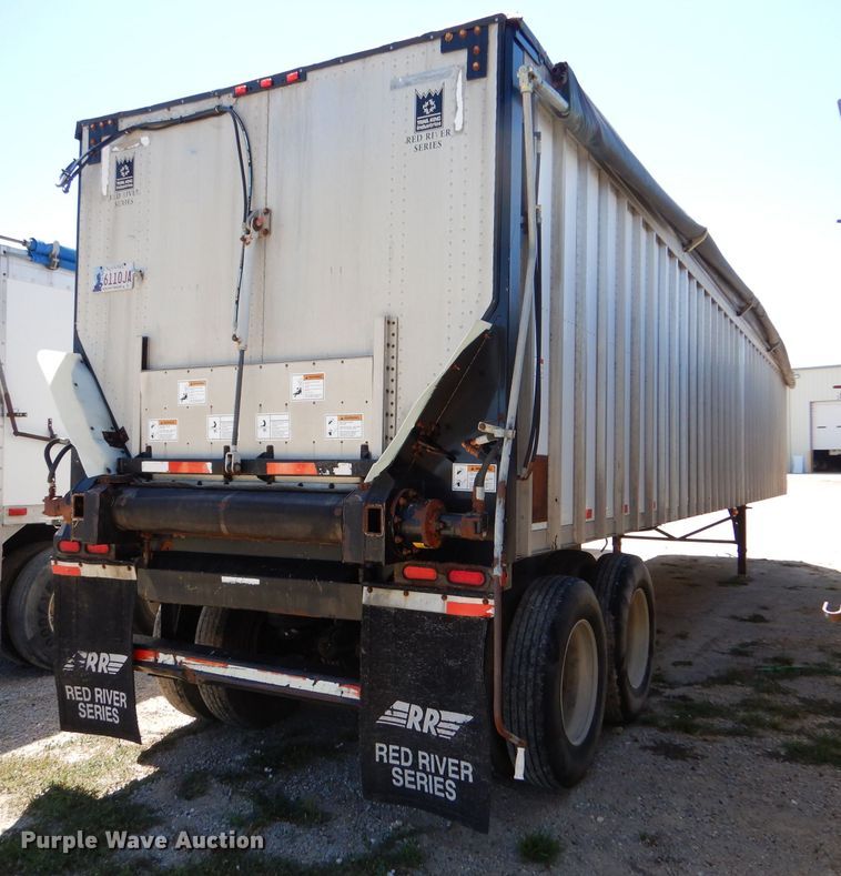 image for item LB9819 2005 Trail King  live bottom trailer