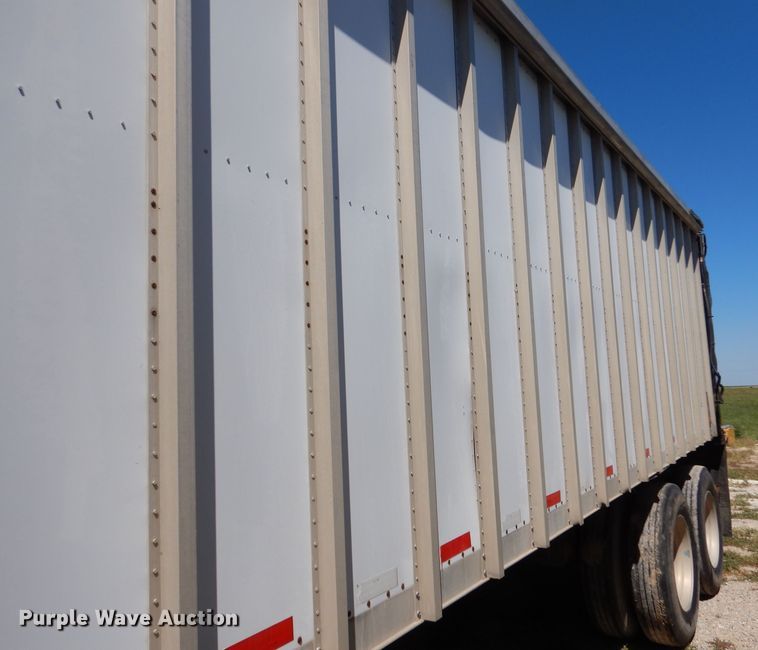 image for item LB9819 2005 Trail King  live bottom trailer