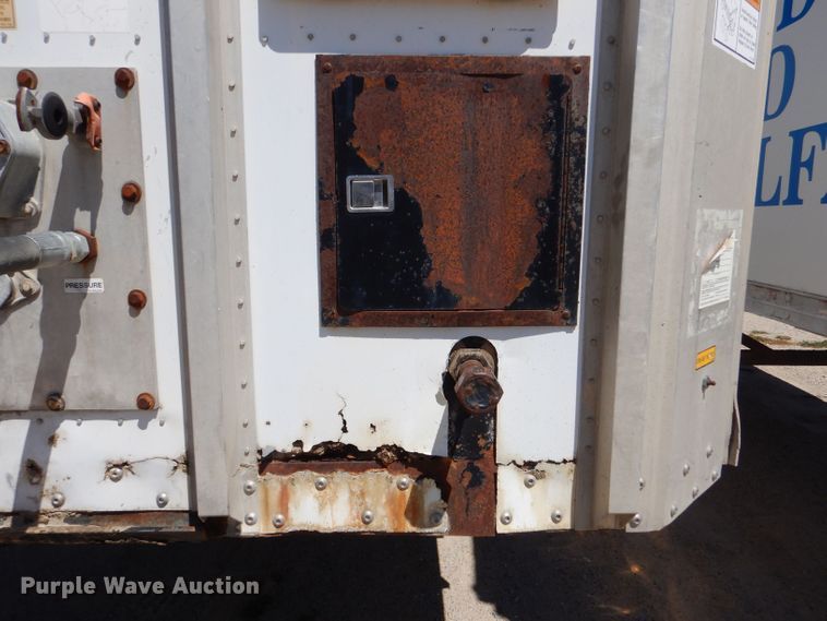 image for item LB9819 2005 Trail King  live bottom trailer