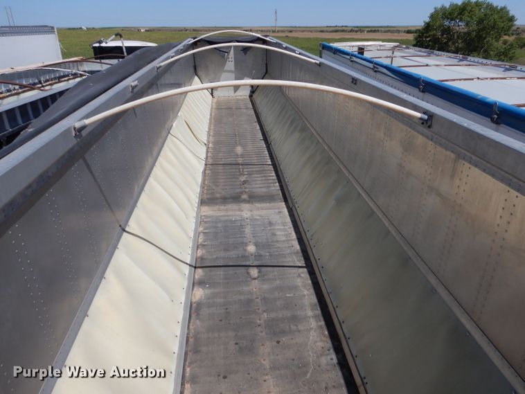 image for item LB9819 2005 Trail King  live bottom trailer