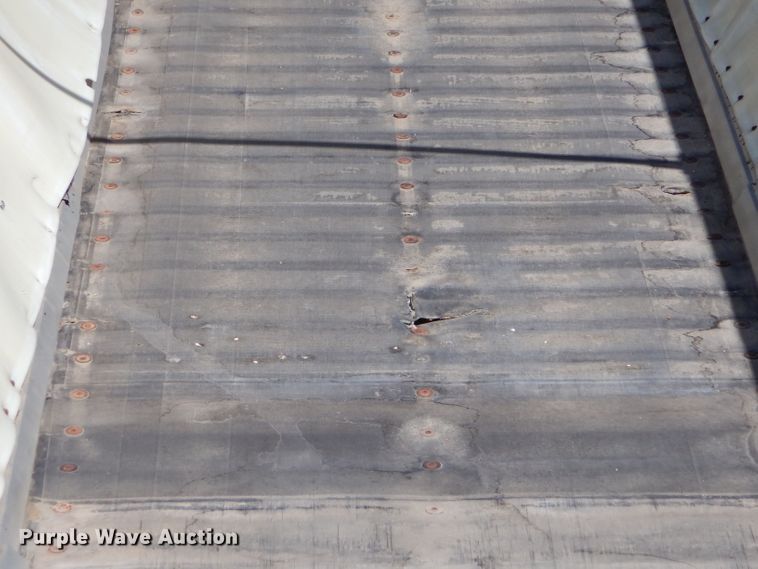 image for item LB9819 2005 Trail King  live bottom trailer