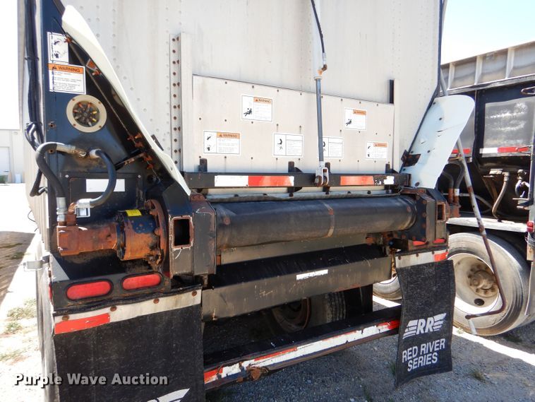 image for item LB9819 2005 Trail King  live bottom trailer