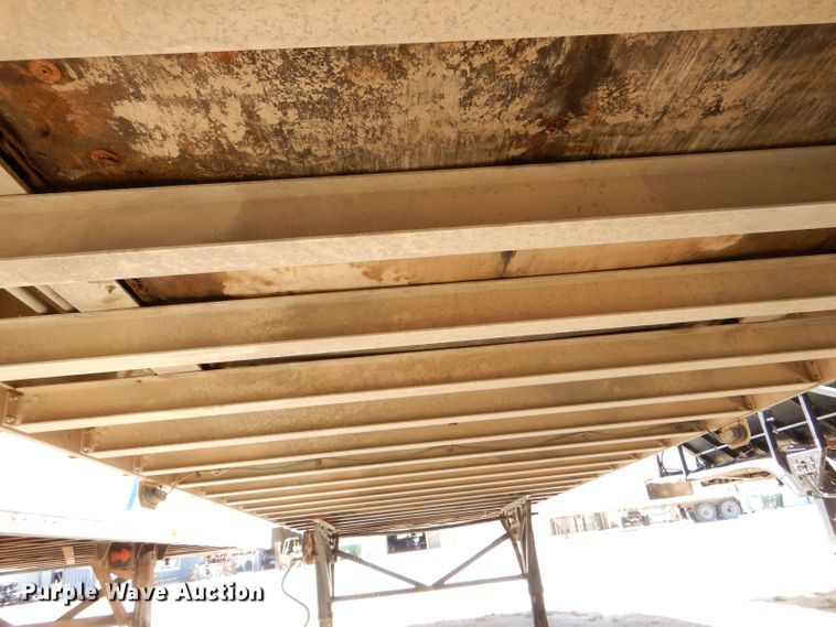 image for item LB9819 2005 Trail King  live bottom trailer