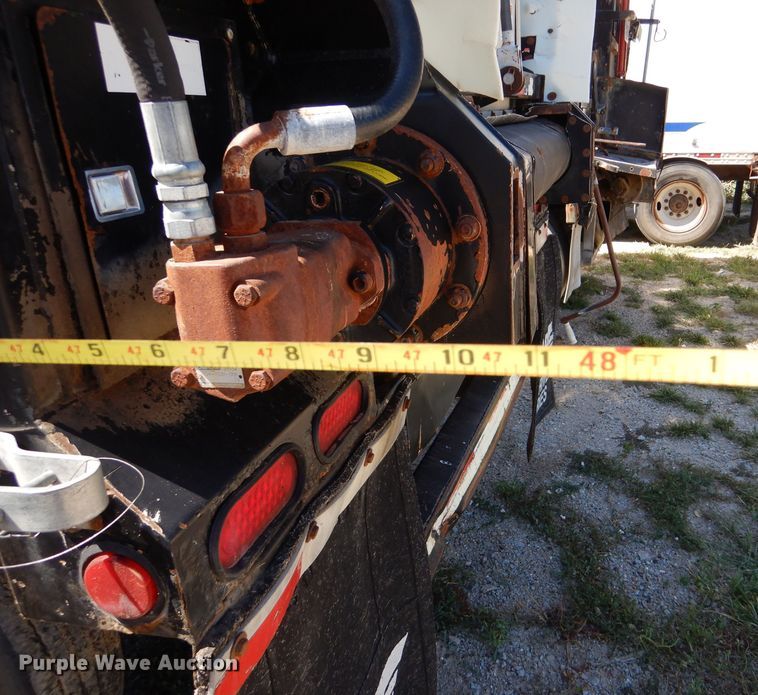 image for item LB9819 2005 Trail King  live bottom trailer