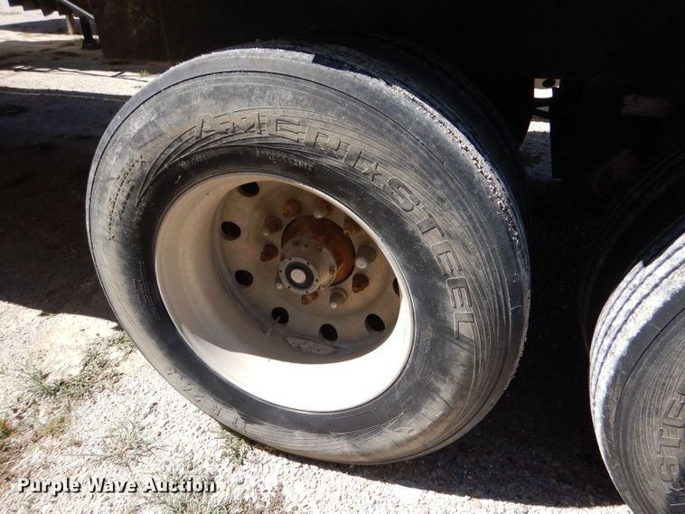 image for item LB9819 2005 Trail King  live bottom trailer