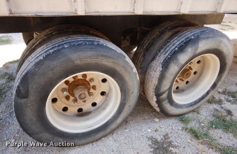 image for item LB9819 2005 Trail King  live bottom trailer