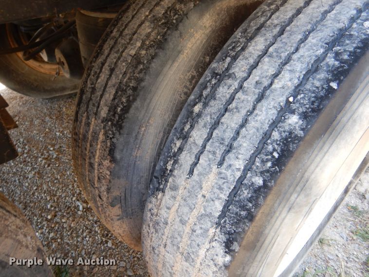 image for item LB9819 2005 Trail King  live bottom trailer