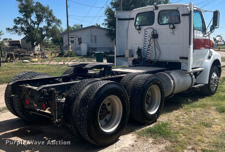 image for item LI9436 1998 Ford L9000  semi truck