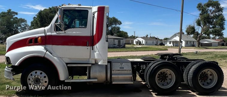 image for item LI9436 1998 Ford L9000  semi truck