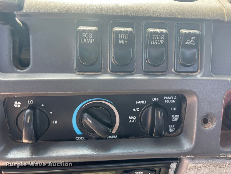 image for item LI9436 1998 Ford L9000  semi truck