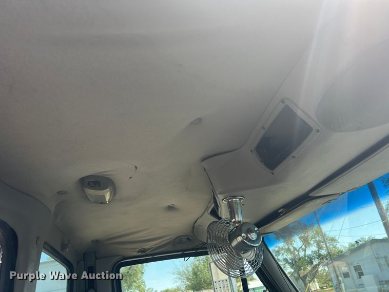 image for item LI9436 1998 Ford L9000  semi truck