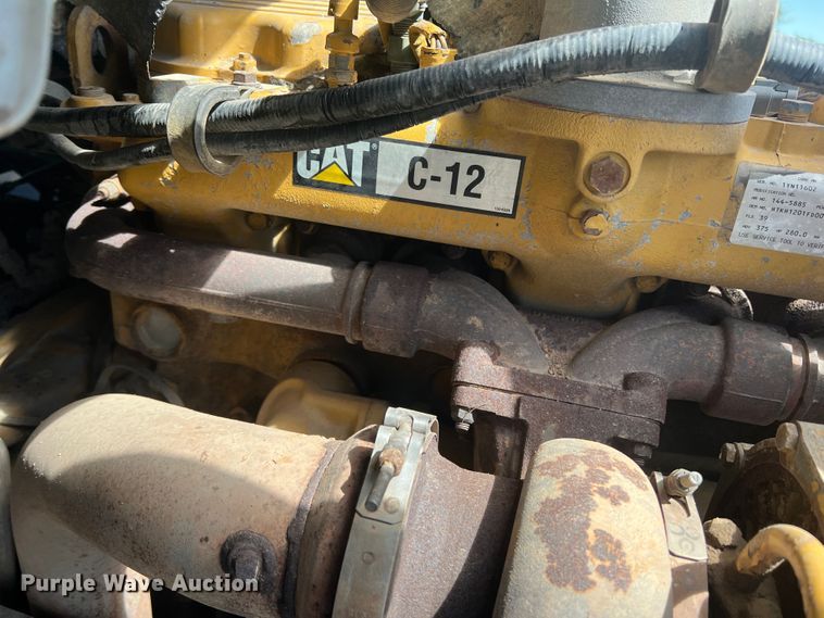 image for item LI9436 1998 Ford L9000  semi truck