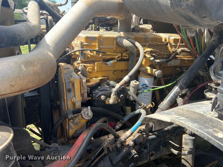 image for item LI9436 1998 Ford L9000  semi truck