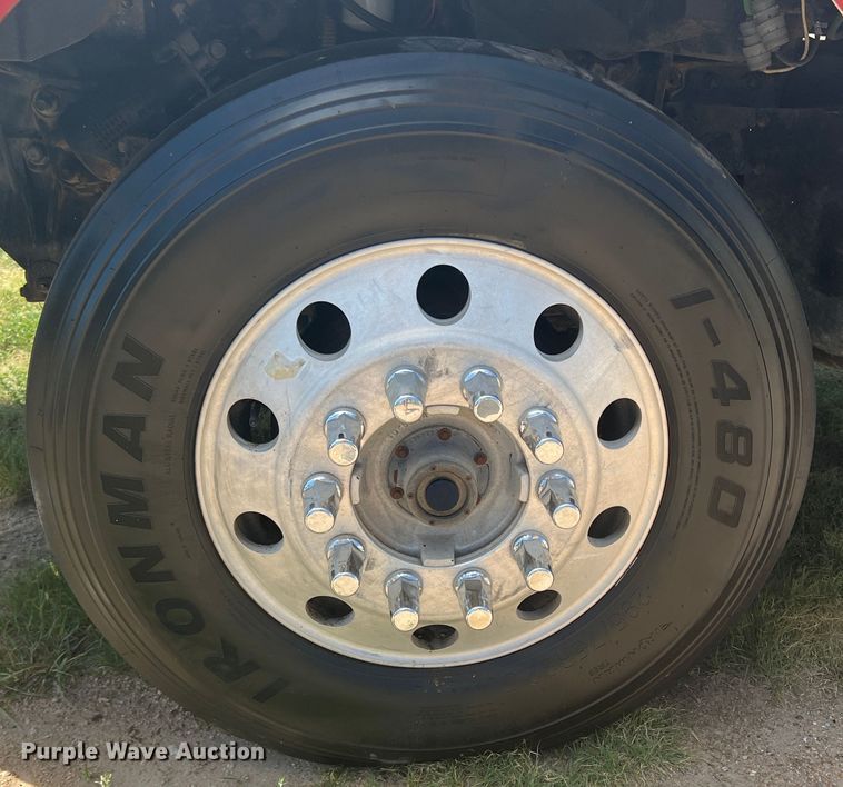 image for item LI9436 1998 Ford L9000  semi truck