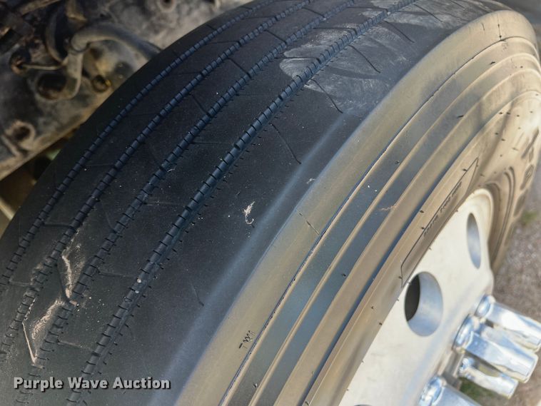 image for item LI9436 1998 Ford L9000  semi truck