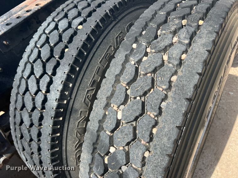 image for item LI9436 1998 Ford L9000  semi truck