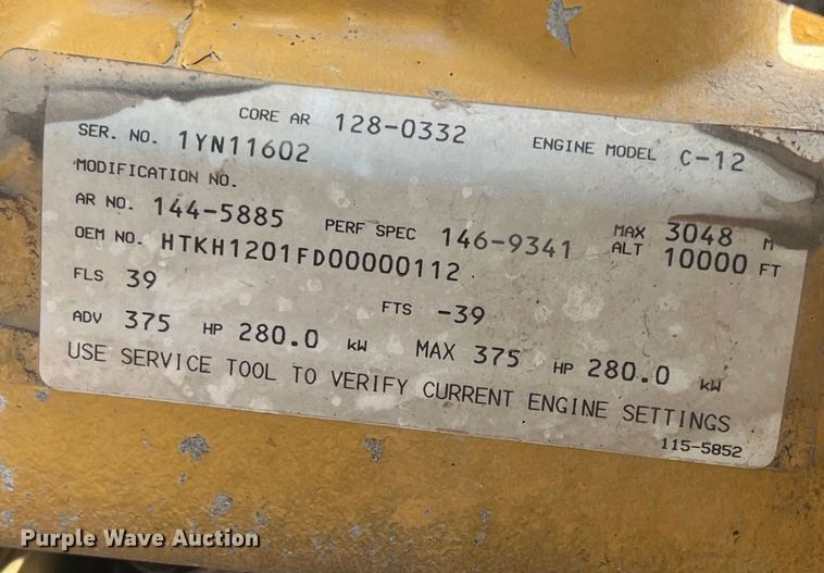 image for item LI9436 1998 Ford L9000  semi truck