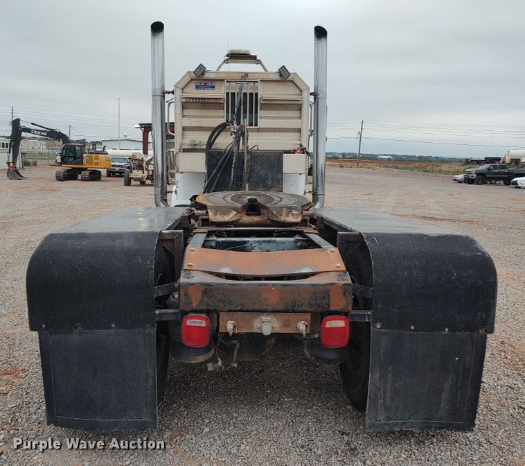 image for item LK9081 2006 Peterbilt 379  semi truck